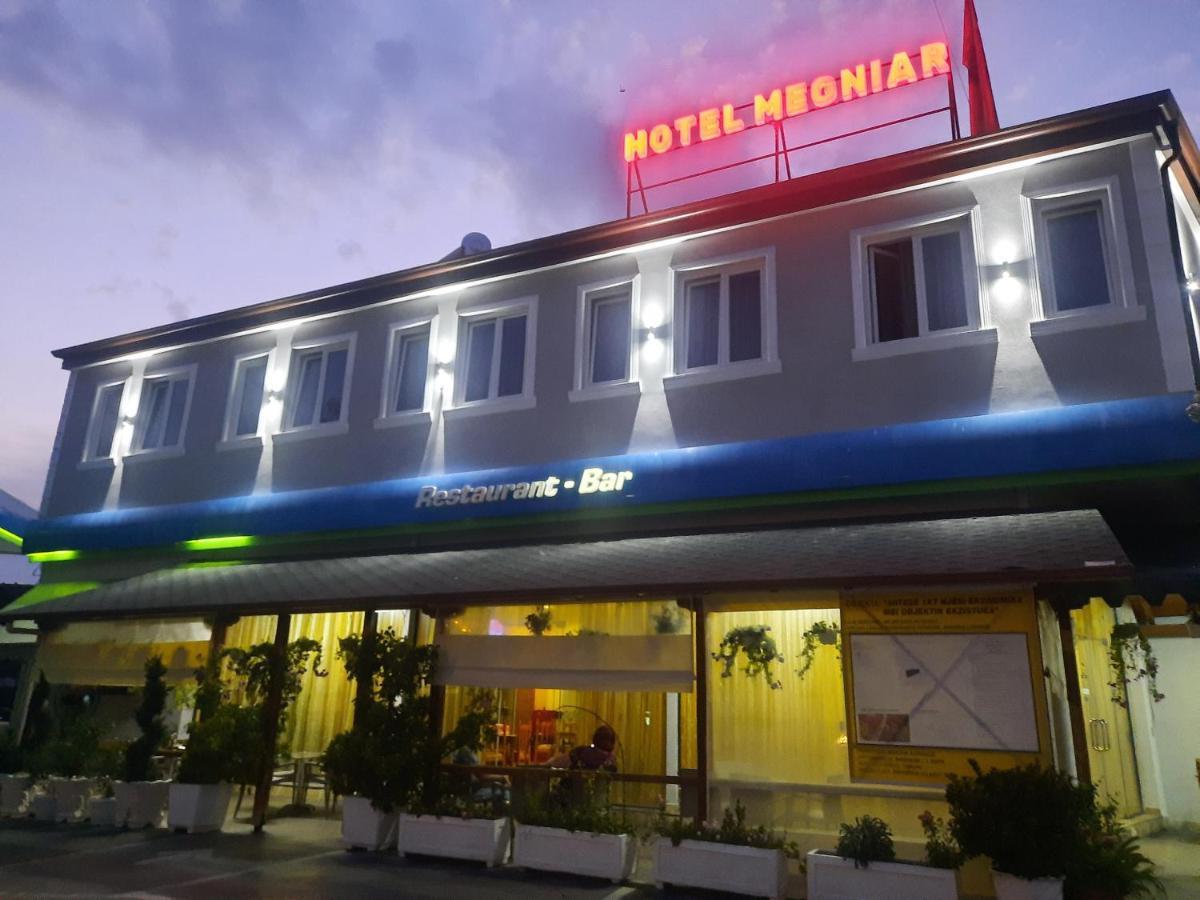 Hotel Megniar Lushnjë Zewnętrze zdjęcie