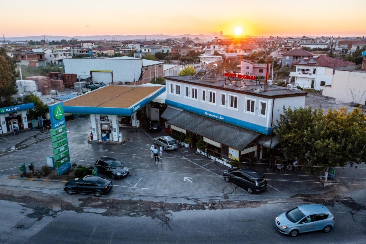 Hotel Megniar Lushnjë Zewnętrze zdjęcie