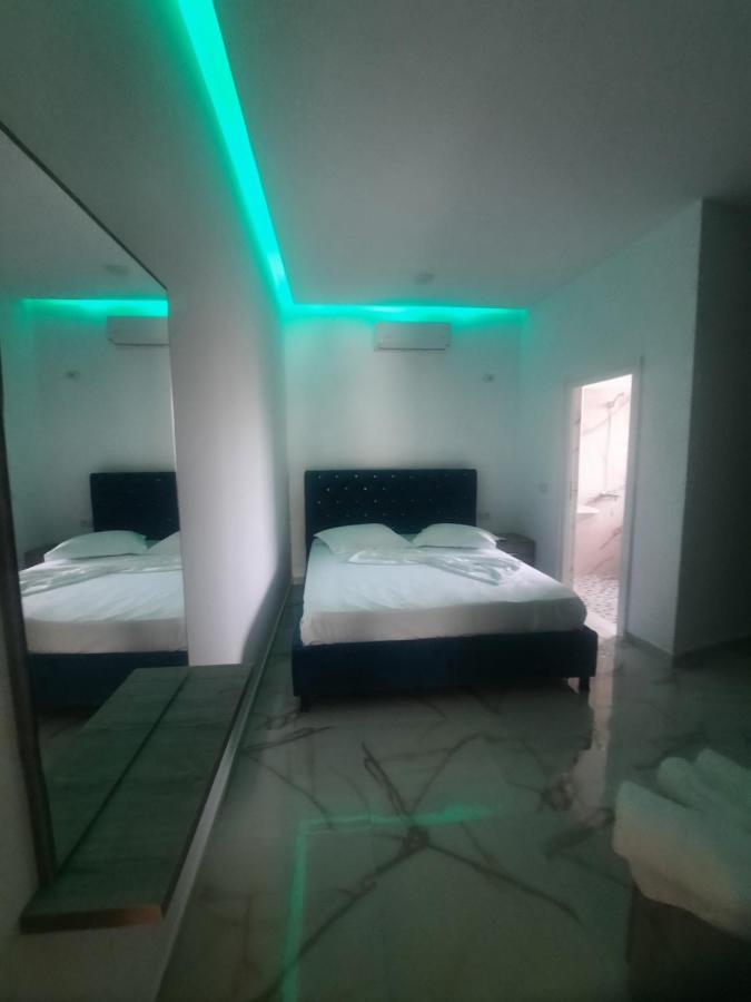 Hotel Megniar Lushnjë Zewnętrze zdjęcie